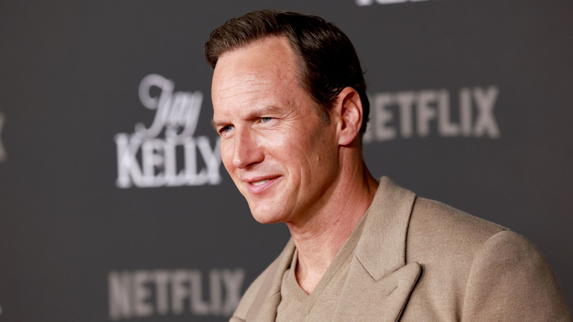 Patrick Wilson Éblouit par son Apparence Saisissante