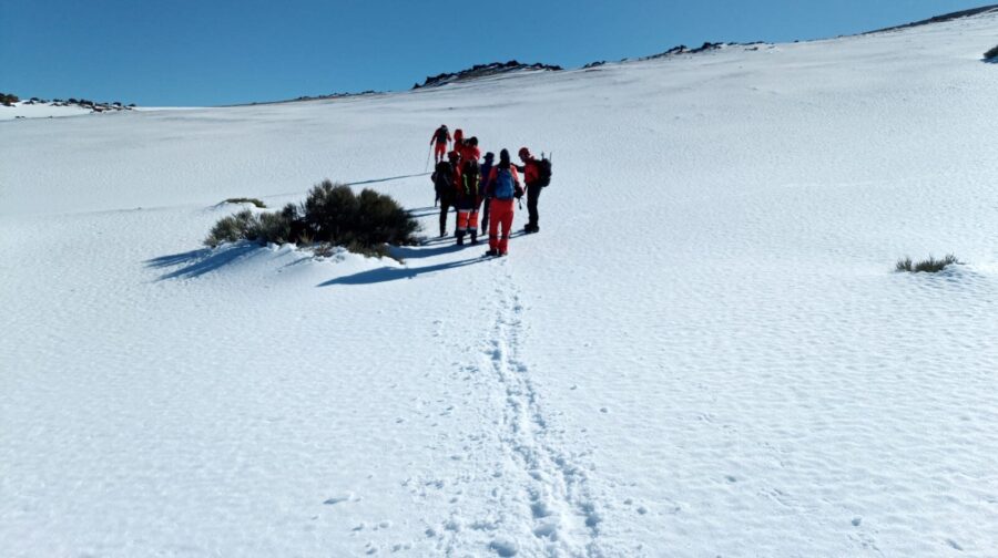 Pompiers de Tenerife sauvent un randonneur au Teide
