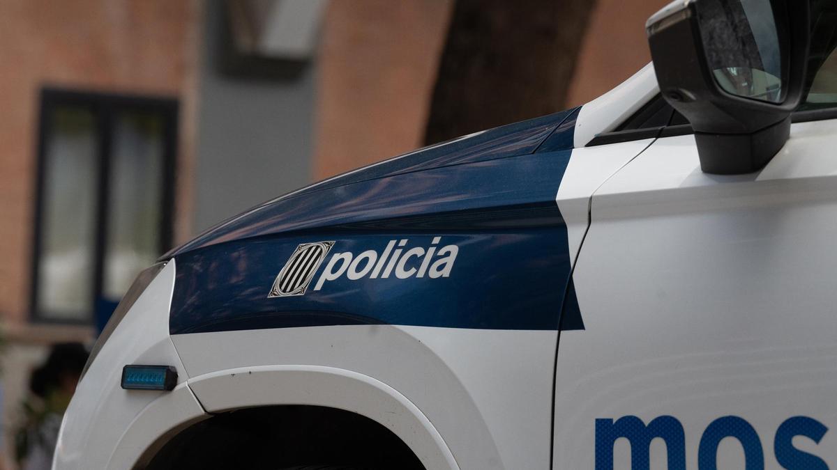 Un homme retrouvé mort dans un sac de couchage au cœur de Barcelone : enquête en cours