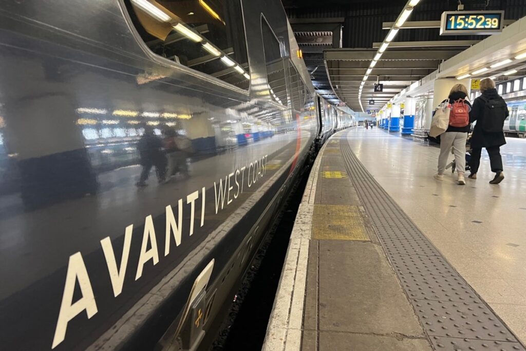 Voyageur indemnisé de 10 000 £ pour un retard de train de 18 minutes !