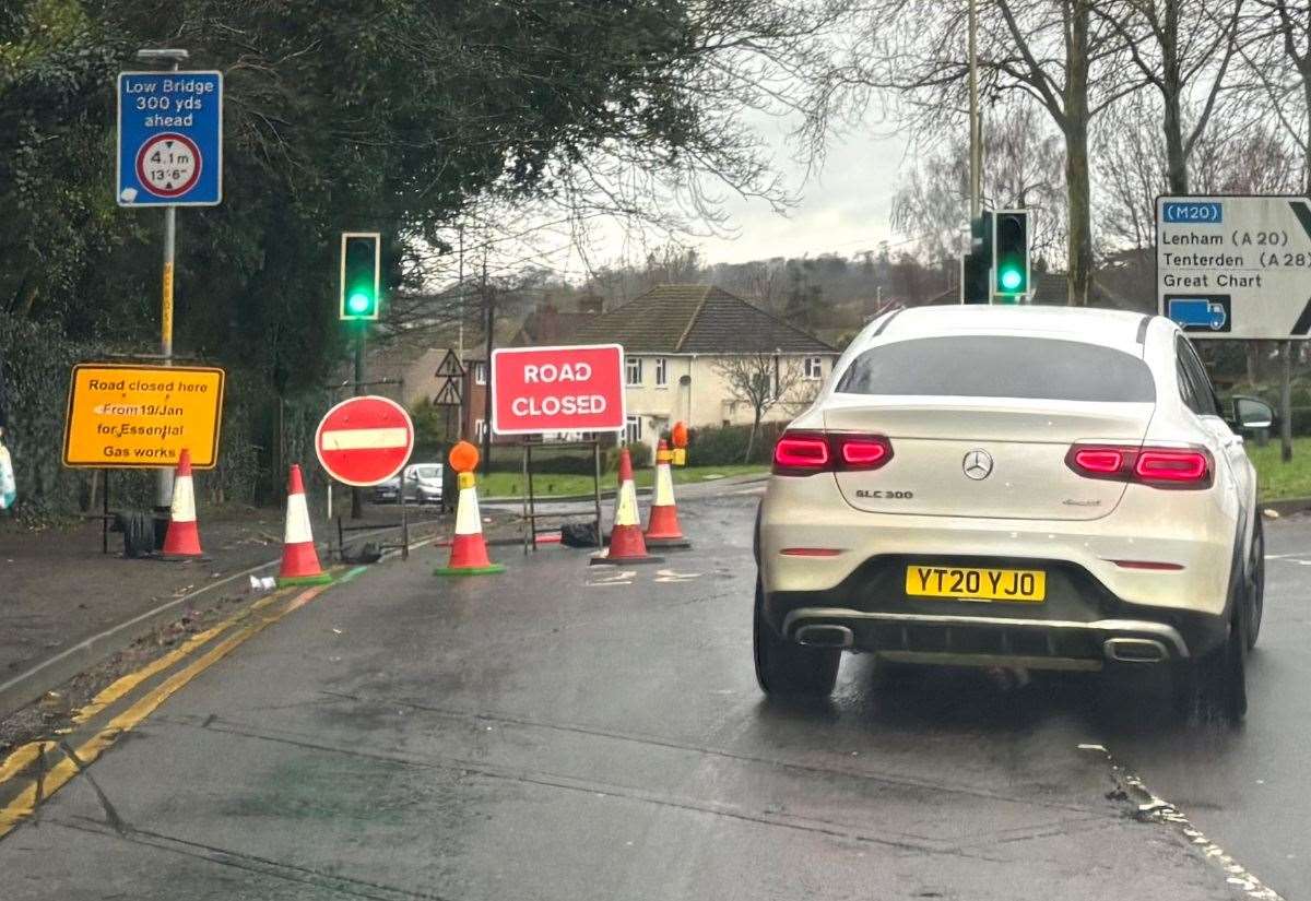Fermeture de la Route A28 à Ashford en raison de travaux de gaz : déviation sur un mile