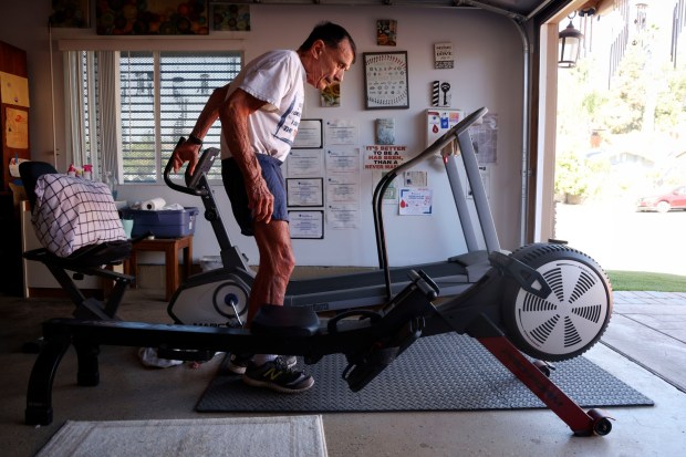 Peter Saccone, 82 ans, maintient une attitude positive face aux défis.