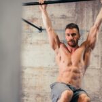 Cet exercice au poids du corps renforce votre sangle abdominale et améliore votre prise !