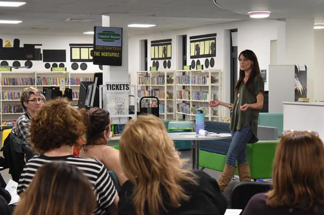 Coach sportif s'associe à la bibliothèque de Broadstairs pour aider les femmes face à la ménopause