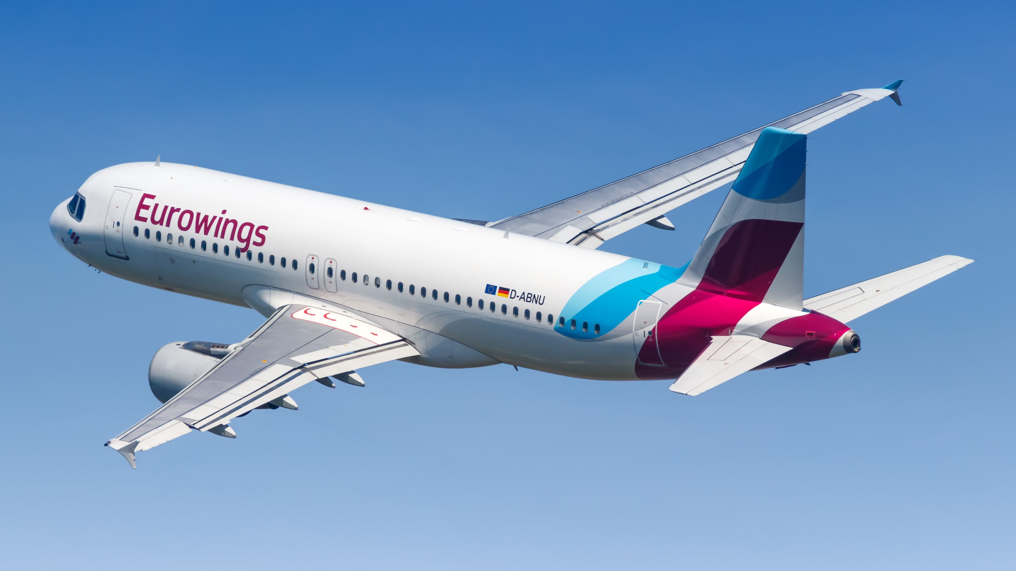 Un Airbus A320 d'Eurowings dans le ciel