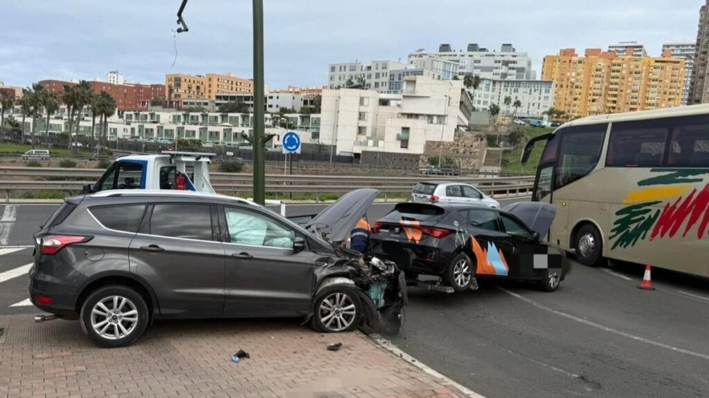 Accident multiple paralyse la rotonde du Negrín