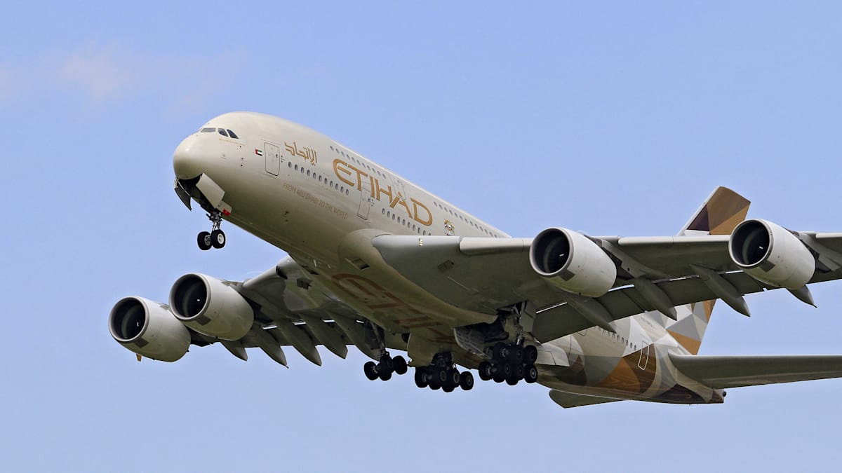 Airbus A380 et Boeing B747 : Pourquoi ces géants du ciel fascinent, malgré leur déclin ?