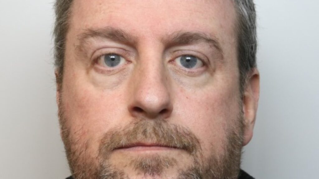 Ancien politicien local britannique reconnu coupable de violences sexuelles sur son ex-femme