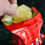 Avertissement : Les adultes consomment l'équivalent de 22 sacs de chips de sel !