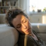 Épuisement social : Découvrez les clés pour préserver votre énergie lors des interactions !