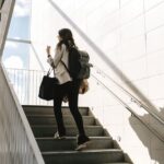 Essoufflement à l'escalier : Que révèle votre santé ?