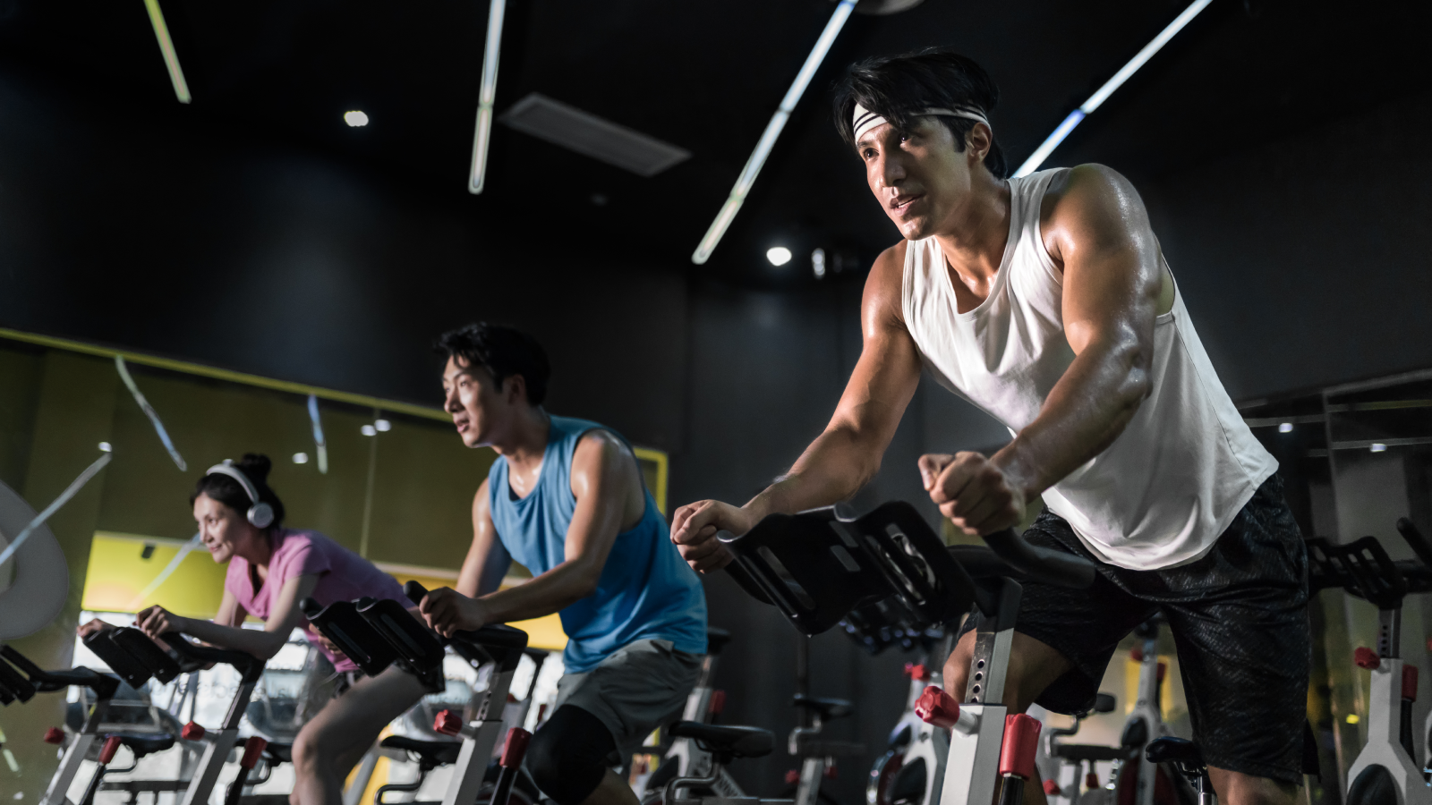 Étude révèle la combinaison idéale de sommeil, alimentation et exercice pour allonger la vie