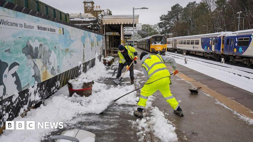 Goretti en direct : Des dizaines de milliers de foyers privés d'électricité, des perturbations de voyage attendues au Royaume-Uni