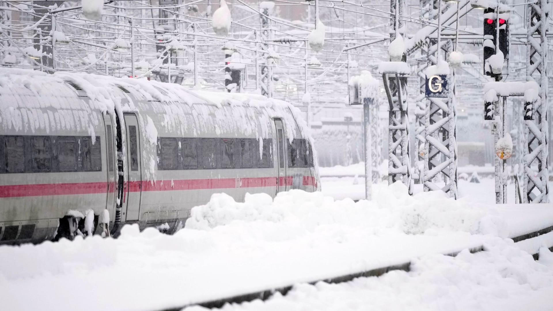 Neige sur un ICE (image symbolique) : Des problèmes sur la route entre Berlin et Hambourg.