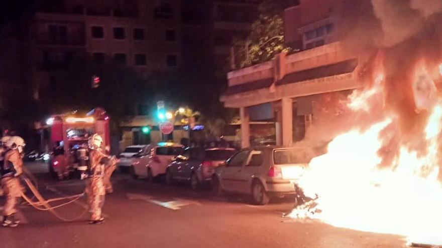 Incendie de trois batteries de containers à Palma !