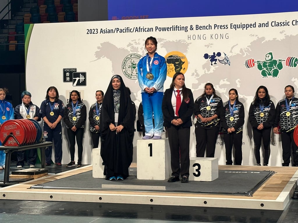Tsang a remporté sa catégorie de poids au Championnat du Classic Bench Press Asie-Pacifique-Africa 2023.