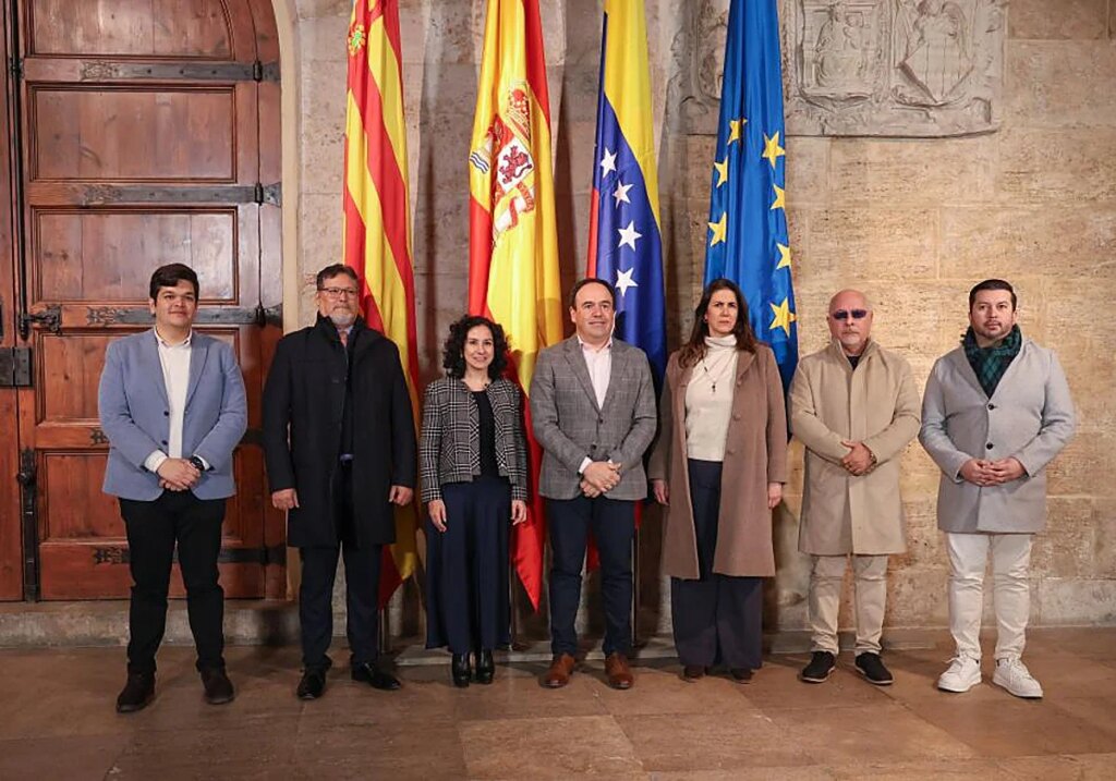 La Generalitat accueille des représentants de la communauté vénézuélienne