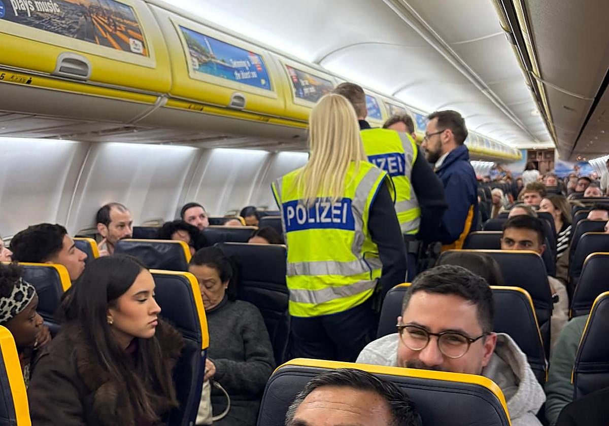 Passagère en colère agresse une hôtesse pour son bagage à bord d'un vol vers Valence