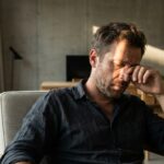 Redécouvrez l'énergie perdue : décryptage de la fatigue émotionnelle et l'impact inattendu de la sieste.