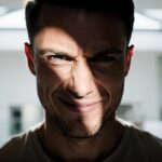 Soutenir un manipulateur : un acte bienveillant qui se retourne contre vous, selon les experts.