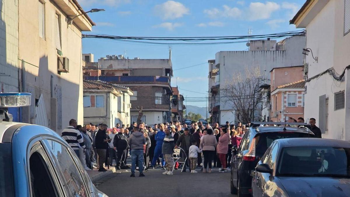 150 riverains armés de bâtons tentent de lyncher un agresseur à Alcantarilla