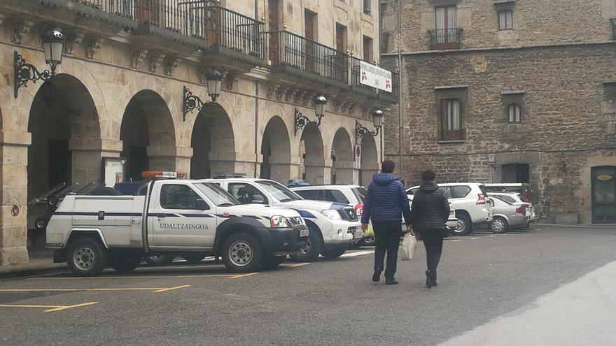 Un homme perd la vie sous les roues d'une voiture