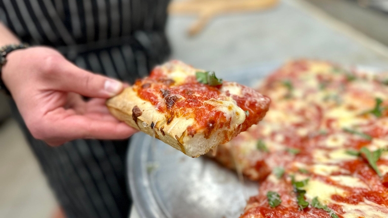Pizza sicilienne sans gluten chez Dough & Co. à Huntington