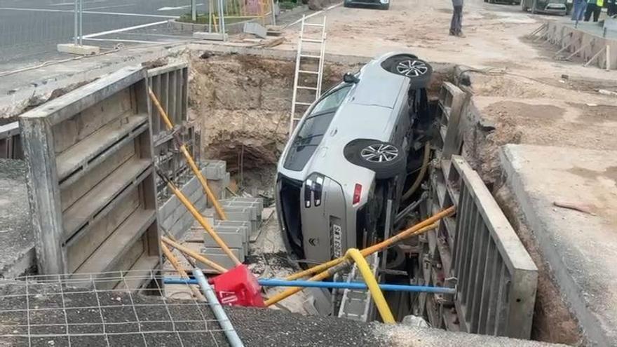 Chute d’un véhicule dans un trou sur la Costera Sud de Murcia !