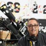 Découvrez l'homme derrière la tempête de confettis du Super Bowl!