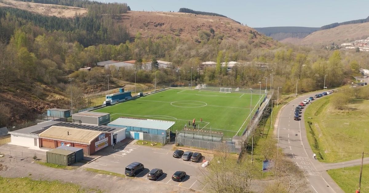 Une méthode surprenante pour maintenir les lumières de cette équipe de foot !