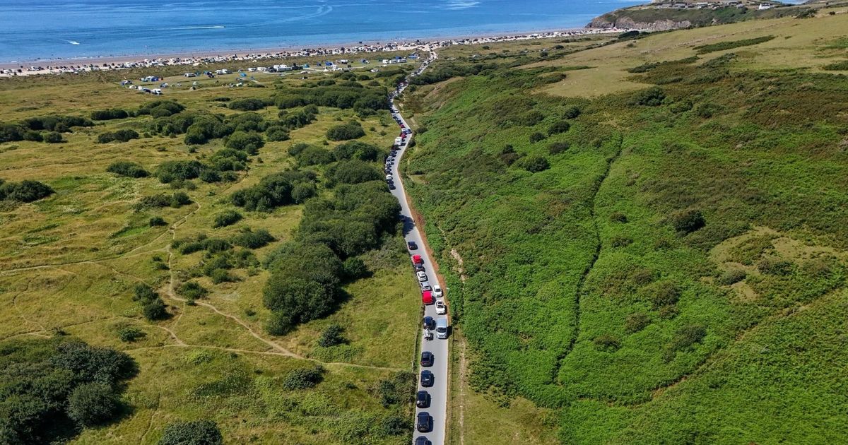 Élargissement de la route à une plage prisée du Pays de Galles pour lutter contre le sur-tourisme