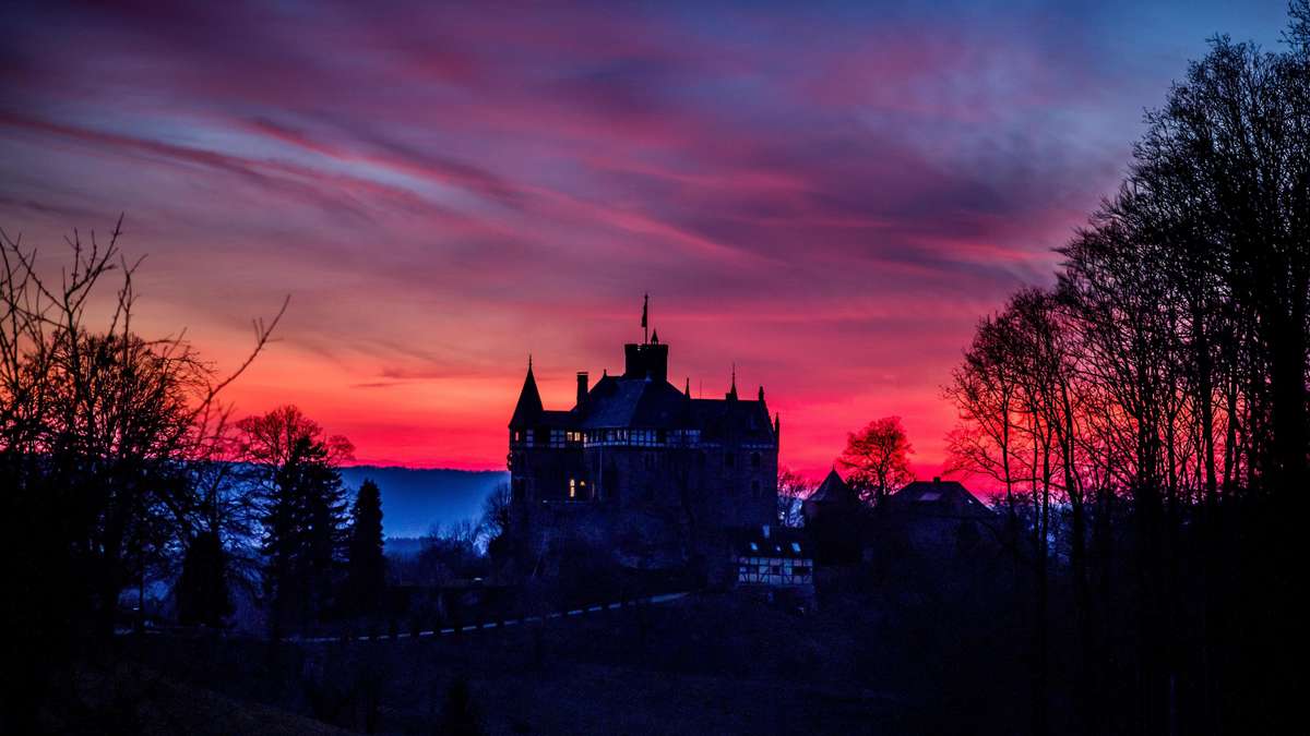 Conflit père-fils autour du château