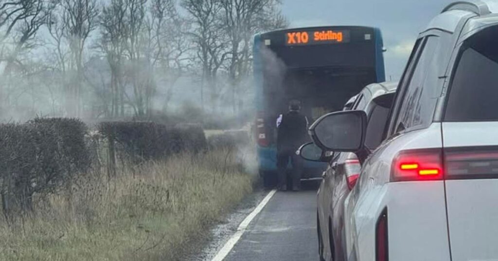 Nouveaux soucis pour les bus de Stirling : un arrêt enfumé perturbe le service matinal