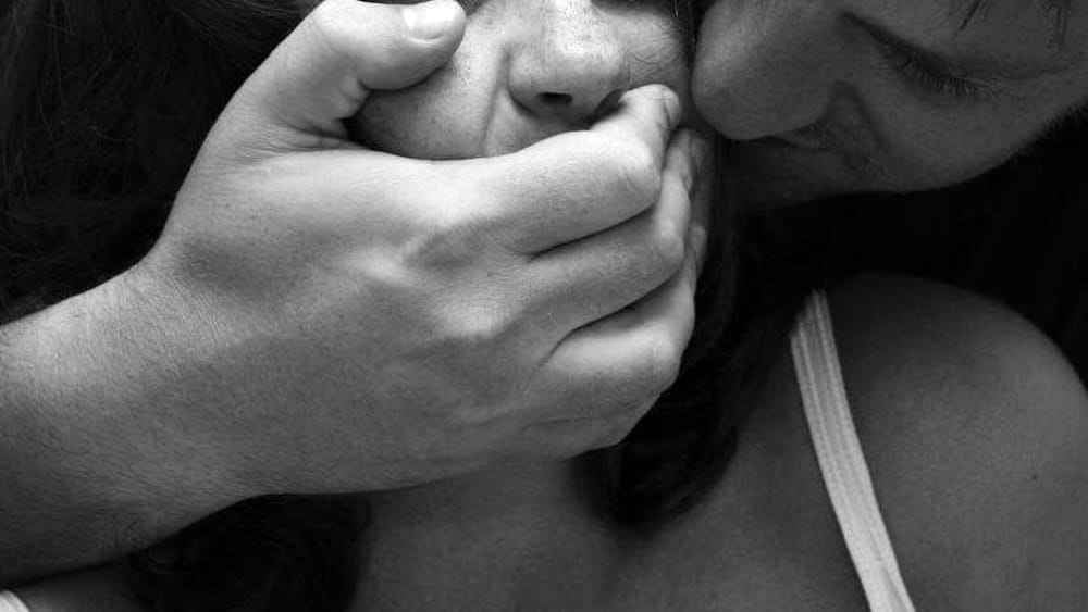 Amours toxiques et faits divers : que se passe-t-il avant la tragédie?