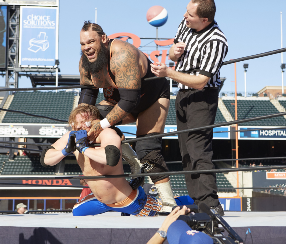 Tyrus en action lors de Legends of Wrestling 2015