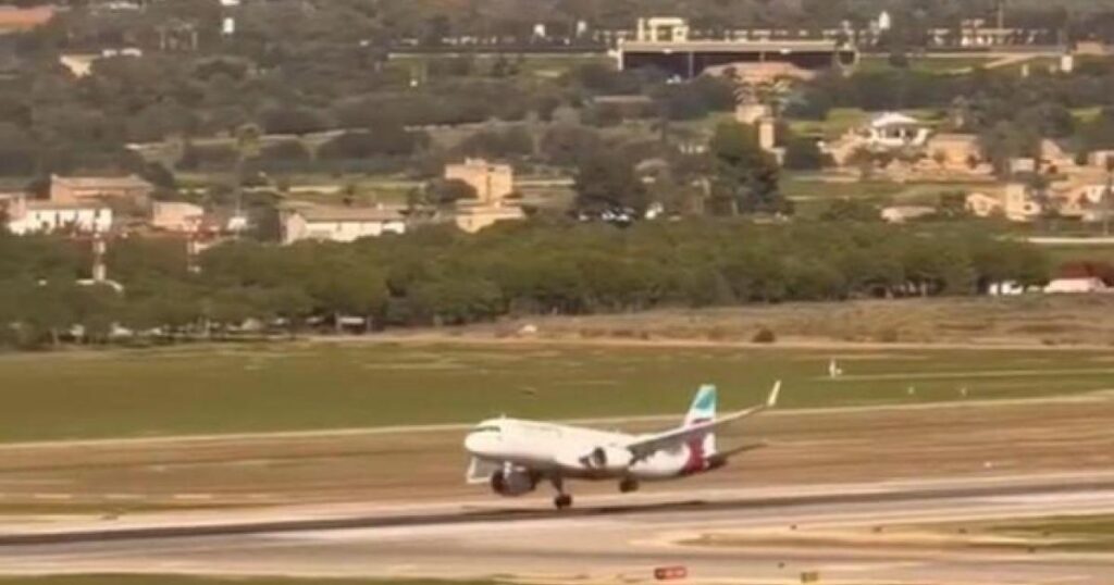 Avion en détresse : atterrissage avorté à cause du vent !