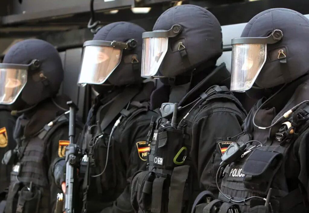 Barricadé à Torrejón de Ardoz pendant sept heures, armé jusqu'aux dents!