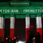 Berlin : La Porte de Brandebourg s'illumine aux couleurs de l'Iran