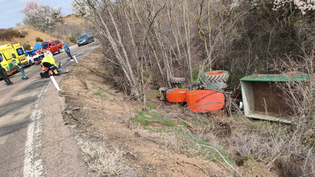 Conducteur de tracteur blessé après avoir chuté d'un talus de deux mètres à Daroca