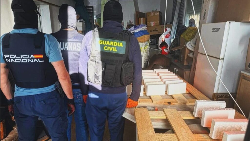 Hachís, cannabis, plus de 600 000 euros et 7 armes saisies à Macael