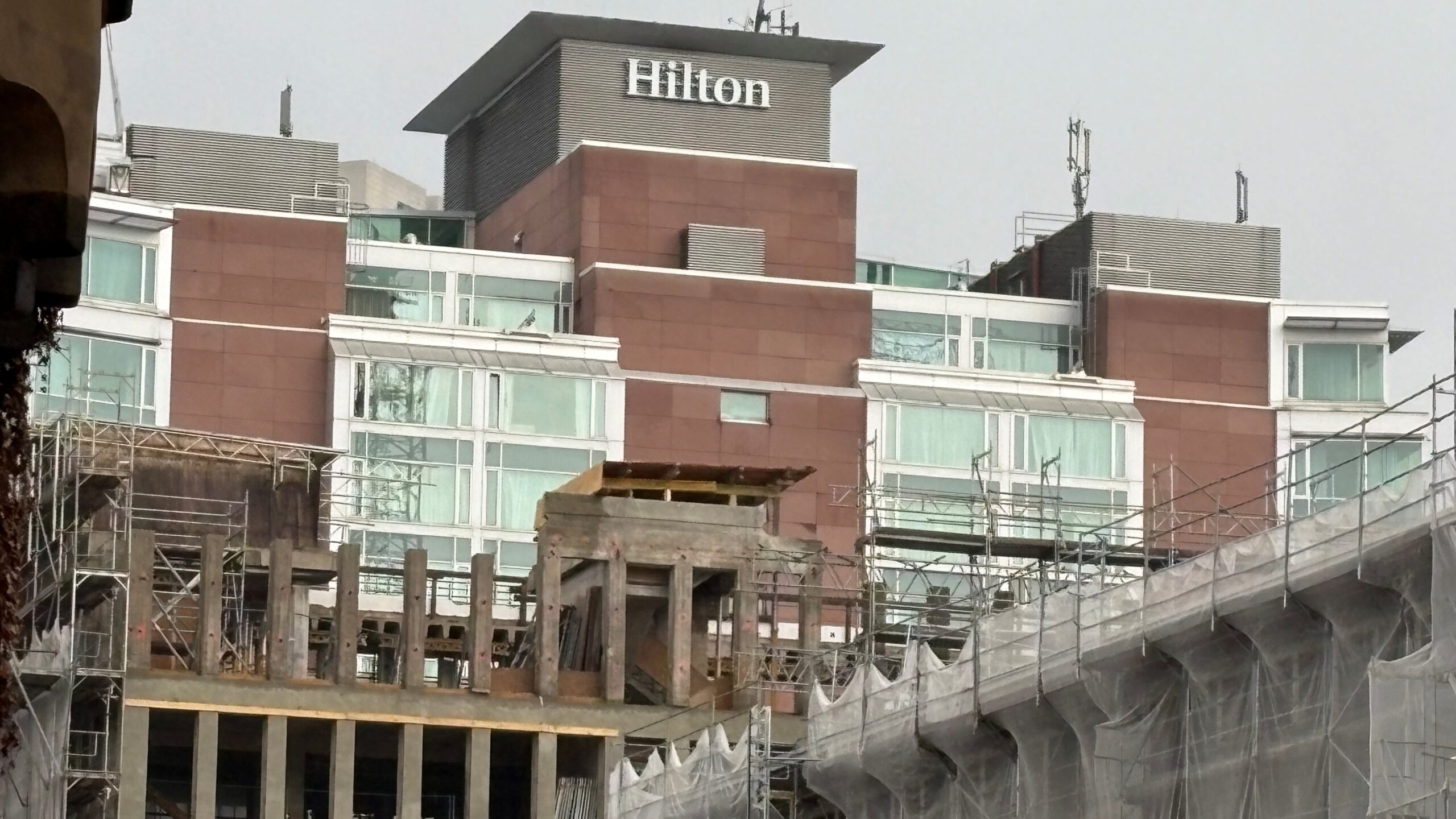 Hilton de Francfort: En plein cœur du conflit iranien !