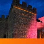 Un écrin culturel dans un charmant village médiéval