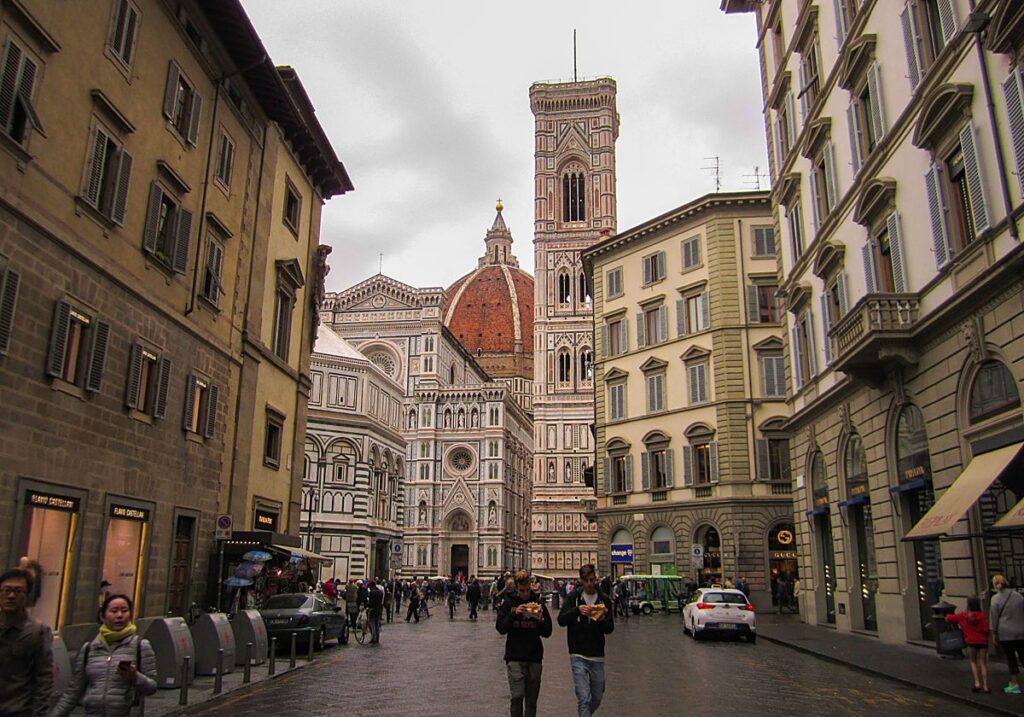 Florence restaurera le campanile de Giotto avec un échafaudage transparent pour émerveiller les visiteurs