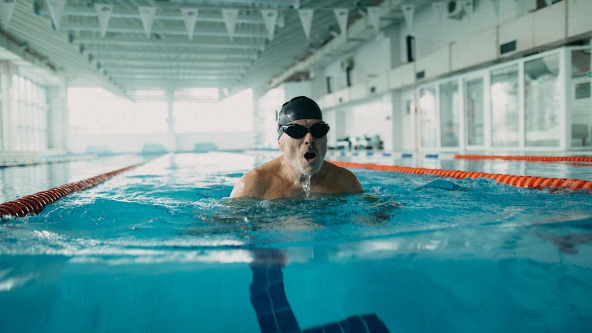 Au-delà des longueurs : des exercices de natation pour renforcer force, cardio et technique