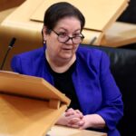 Dumbarton MSP clarifie sa position sur l'euthanasie alors que des propositions majeures échouent