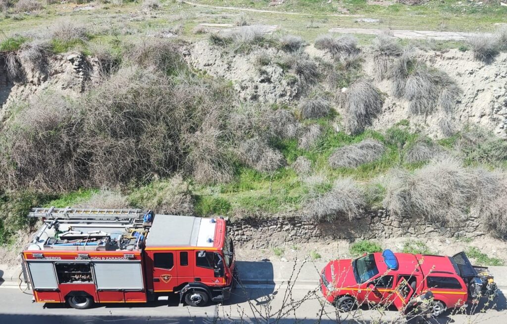 Intervention des secours face à un incendie dans une maison abandonnée à Calatayud