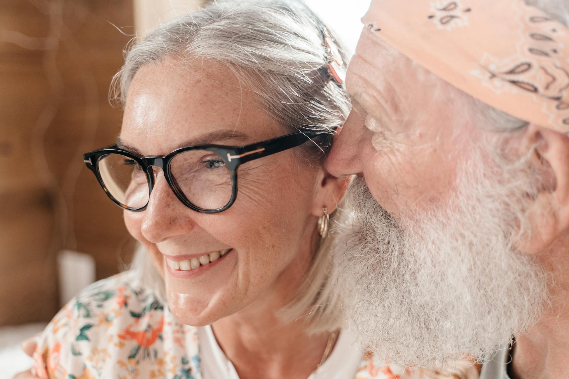 À partir de 65 ans, une seule personne qui se soucie de vous peut être plus cruciale pour votre santé que le sport ou l'alimentation.