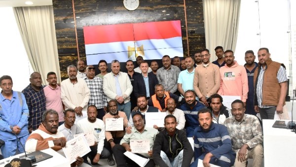 Célébration des équipes de maintenance : rencontres avec les citoyens et visites des projets touristiques et de services à Assouan