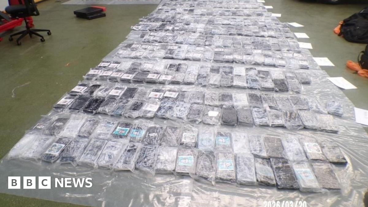 Cocaïne de 80 millions de livres découverte dans un chargement de céramiques à Thurrock