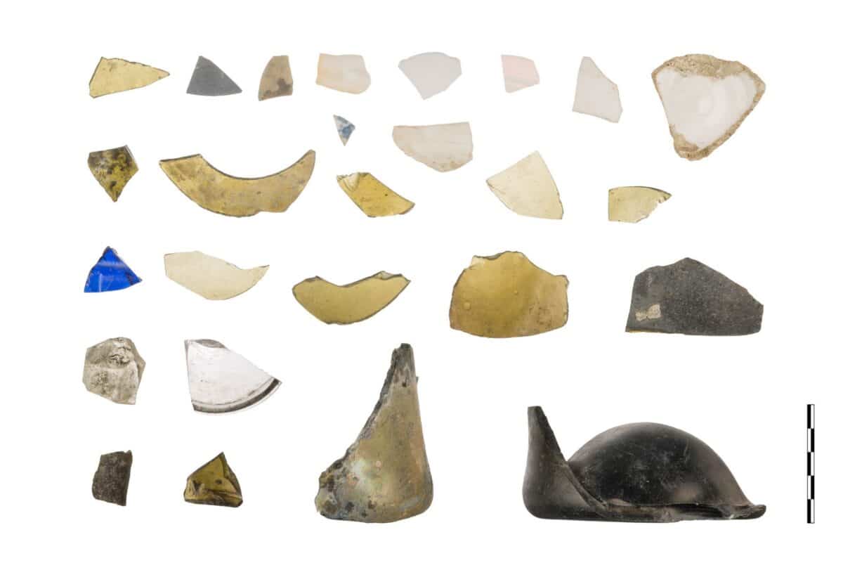 Fragments d’ustensiles et de récipients de la cargaison du navire